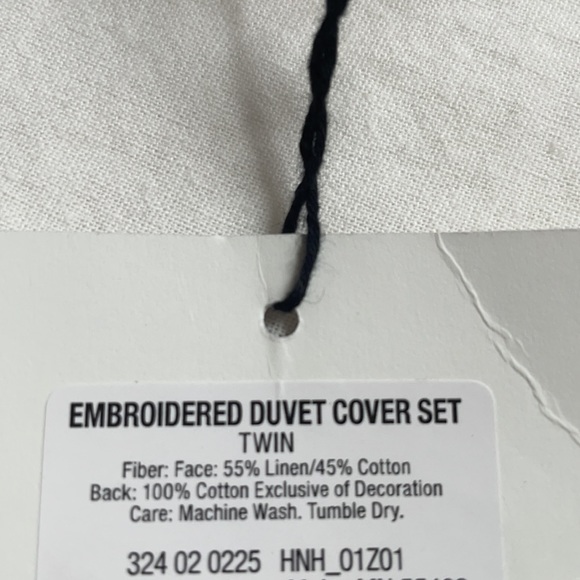 Hearth & Hand duvet cover set with two-tone cream - Picture 7 of 7